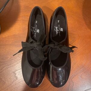 Girls Tap Shoes - Like new!